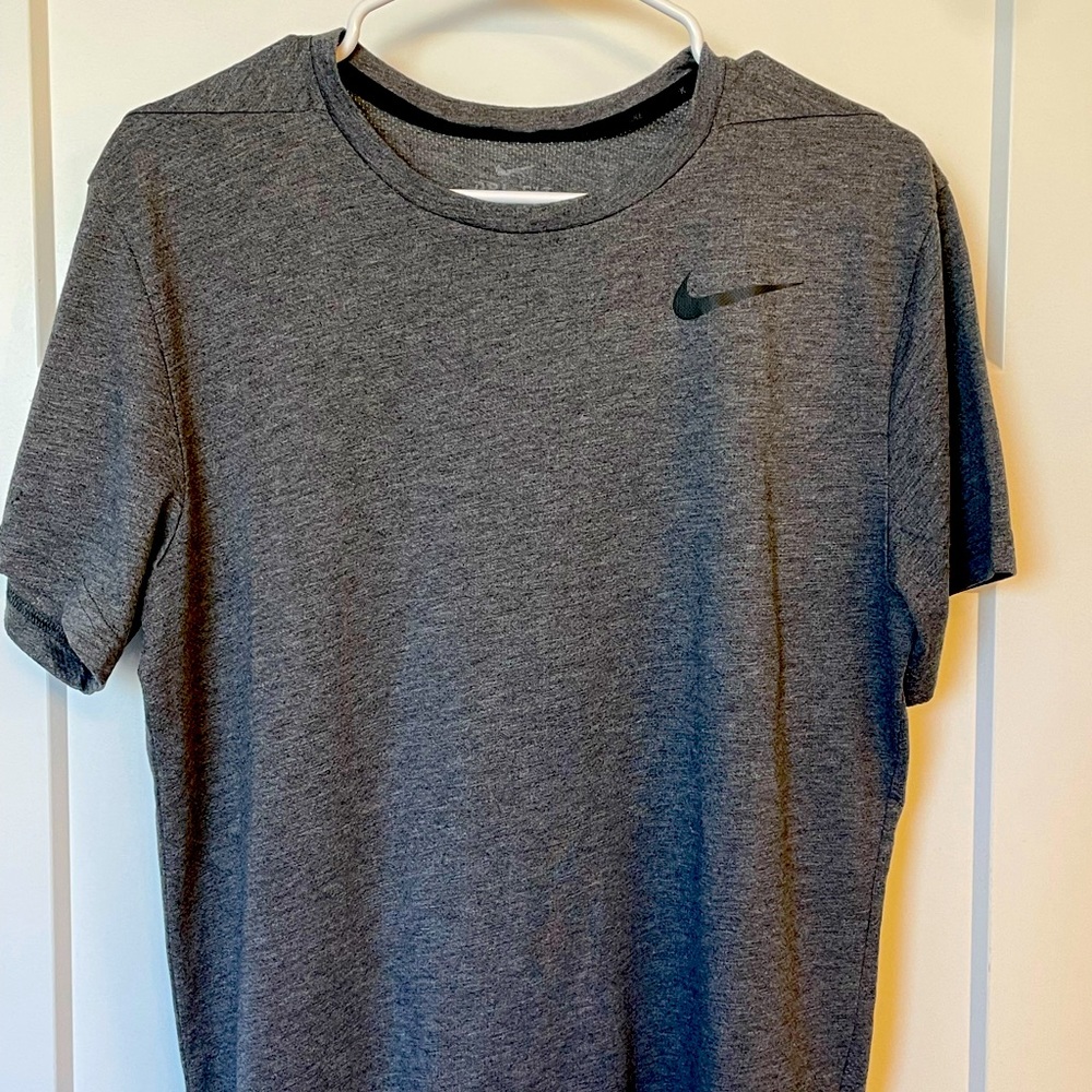 Nike Dri-Fit T-Shirt - Medium
